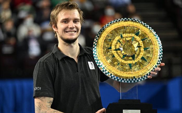 硬实力与大 硬实力与大