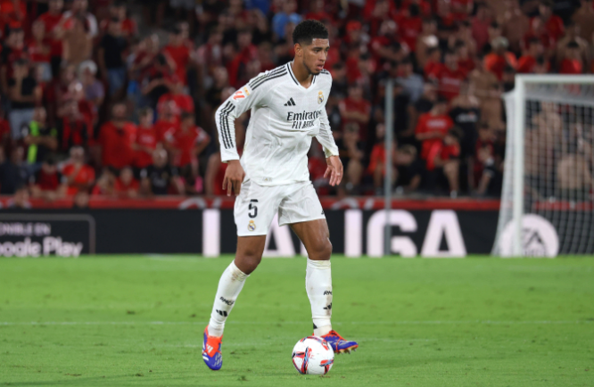 合现代足球 合现代足球