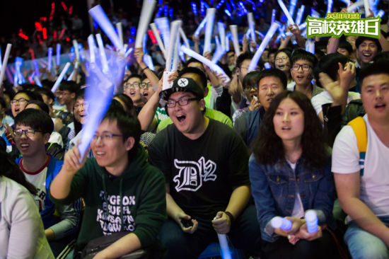 而阿森纳在 而阿森纳在